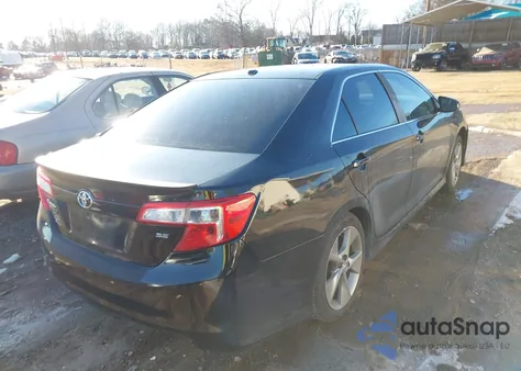 2014 Toyota Camry Se V6 z USA, uszkodzony, nr VIN 4T1BK1FK0EU541269